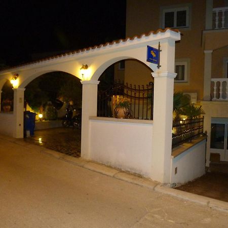 Apartments Villa Amfora ロヴィニ エクステリア 写真