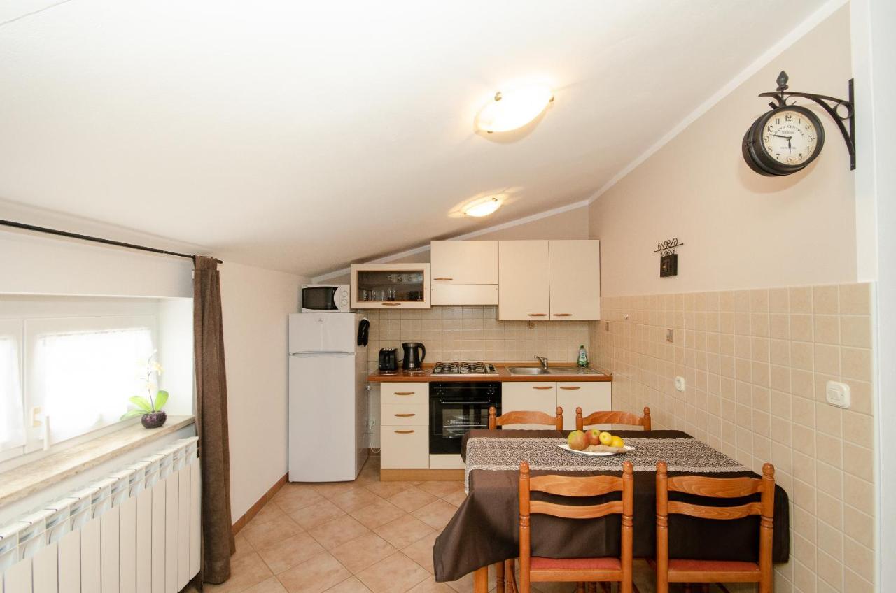 Apartments Villa Amfora ロヴィニ エクステリア 写真