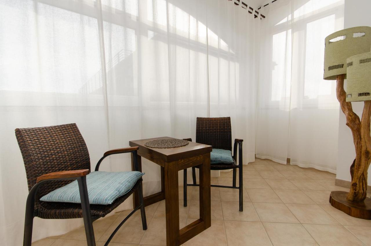 Apartments Villa Amfora ロヴィニ エクステリア 写真