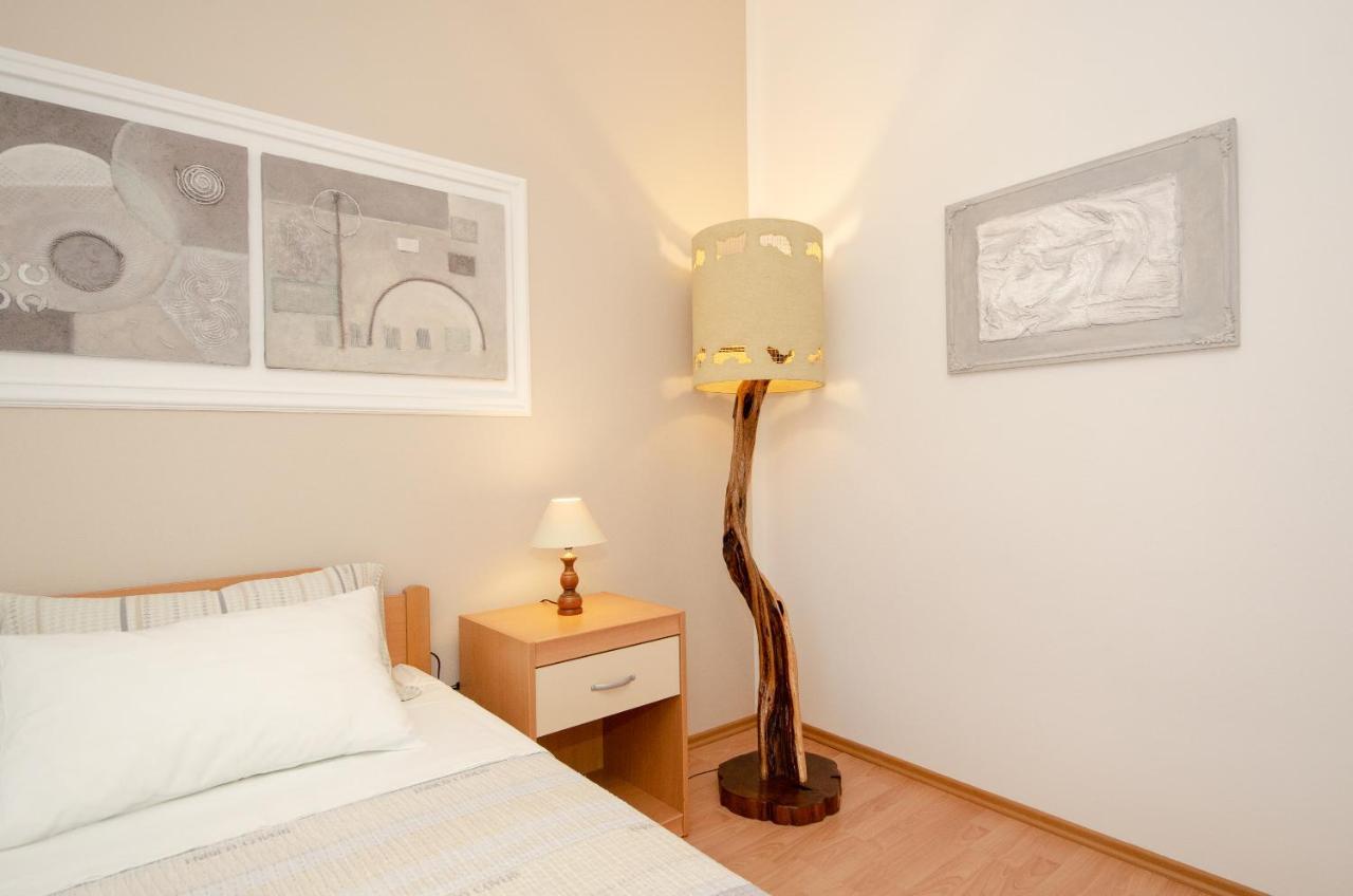 Apartments Villa Amfora ロヴィニ エクステリア 写真
