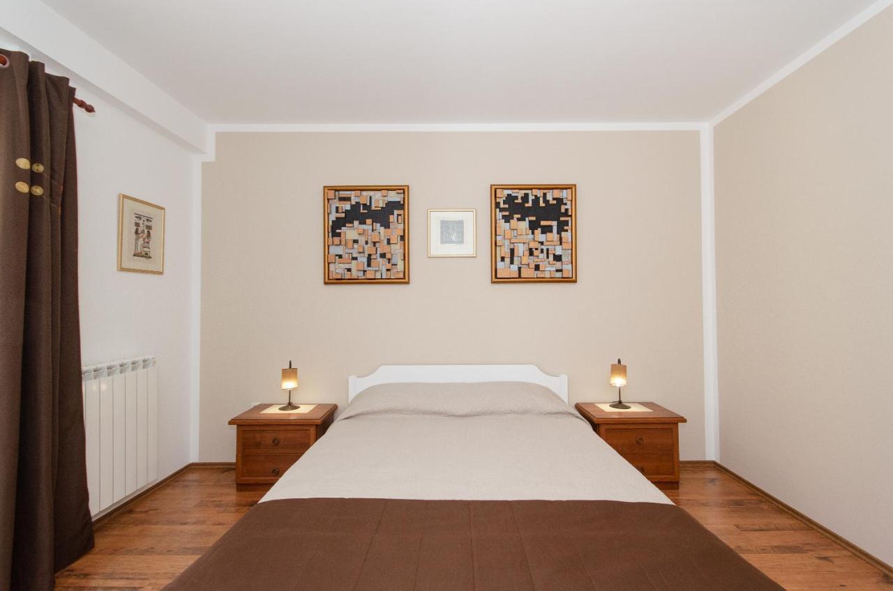 Apartments Villa Amfora ロヴィニ エクステリア 写真