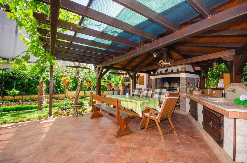 Apartments Villa Amfora ロヴィニ エクステリア 写真